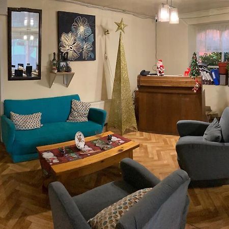 Hostal Hellen Puerto Natales Bagian luar foto