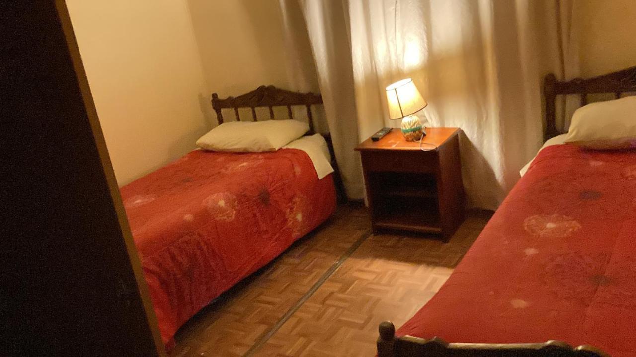 Hostal Hellen Puerto Natales Bagian luar foto