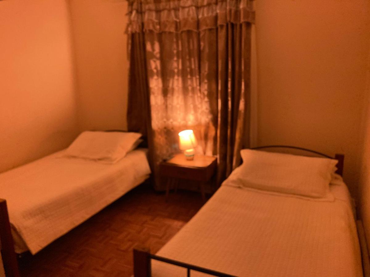 Hostal Hellen Puerto Natales Bagian luar foto