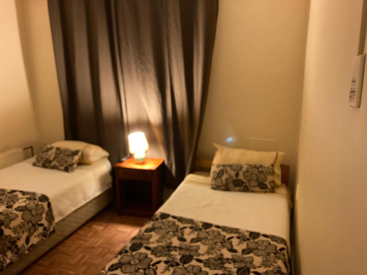 Hostal Hellen Puerto Natales Bagian luar foto
